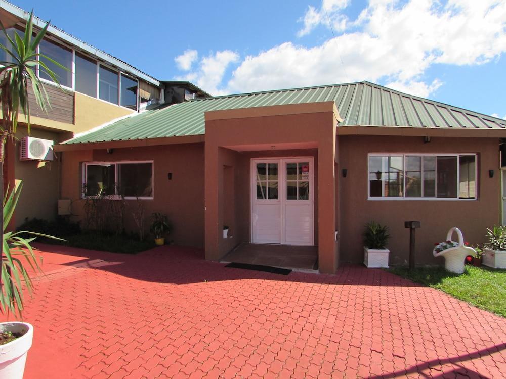 Altos Del Iguazu Hotel Puerto Iguazú Buitenkant foto