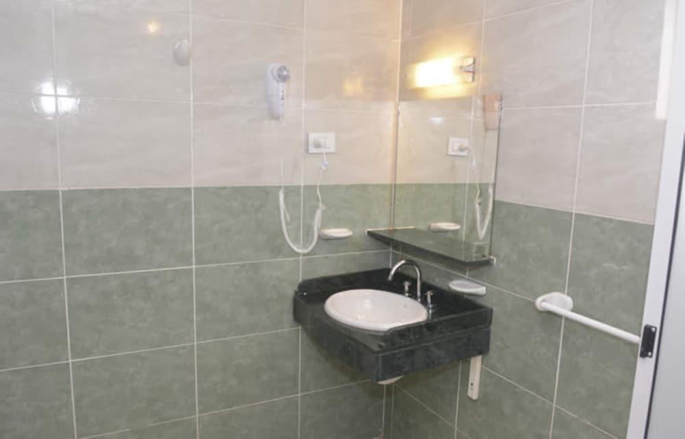 Altos Del Iguazu Hotel Puerto Iguazú Buitenkant foto