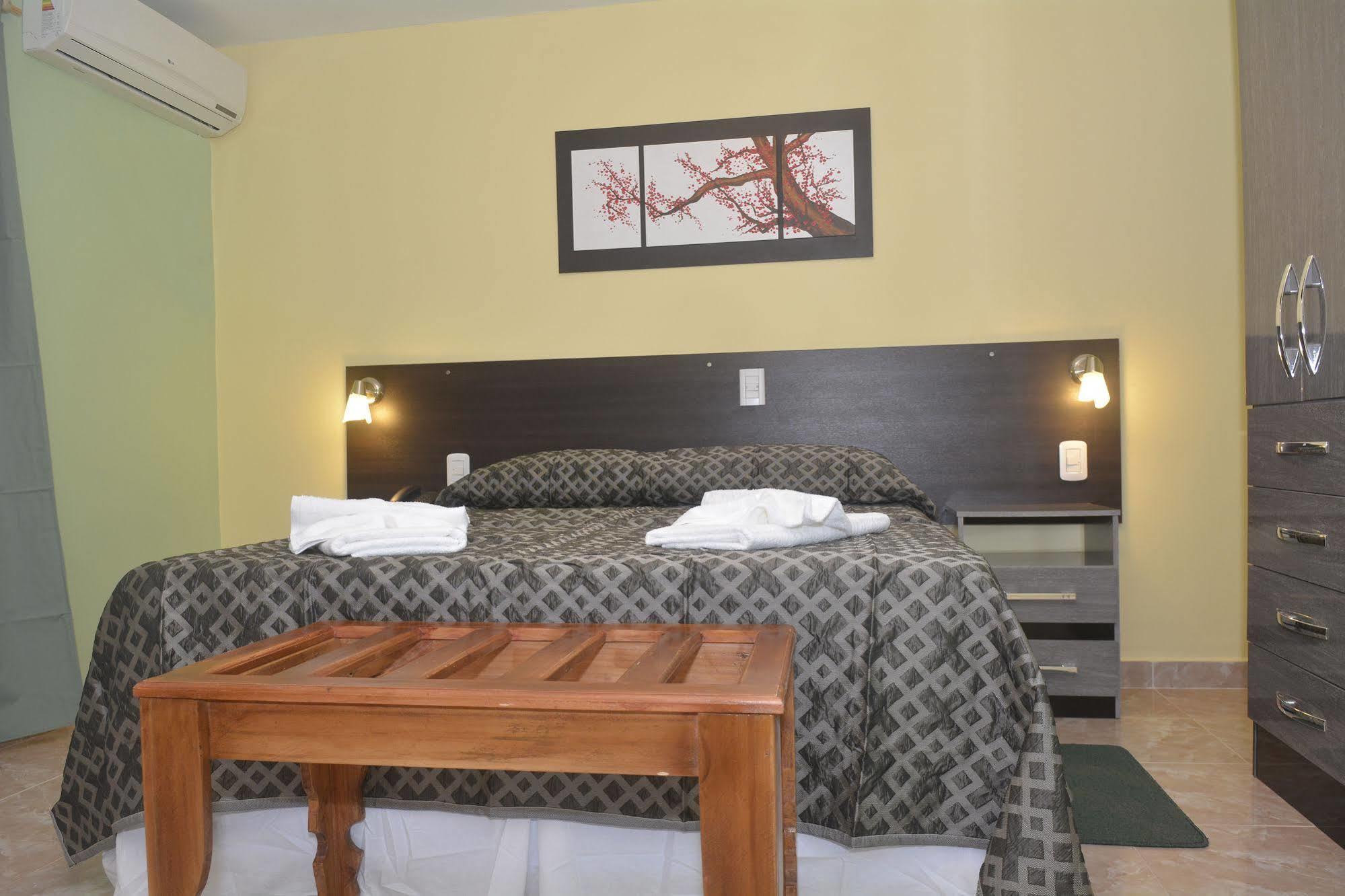 Altos Del Iguazu Hotel Puerto Iguazú Buitenkant foto
